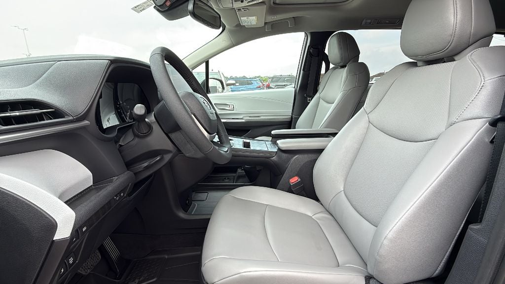 2026 Toyota Sienna XLE 8 Passenger