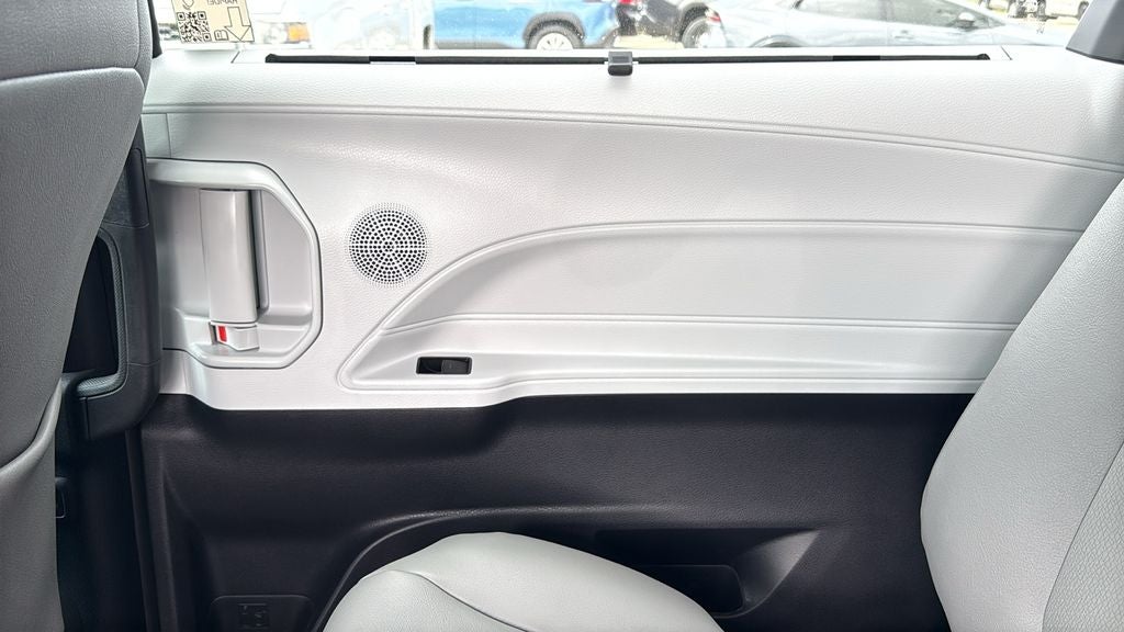 2026 Toyota Sienna XLE 8 Passenger