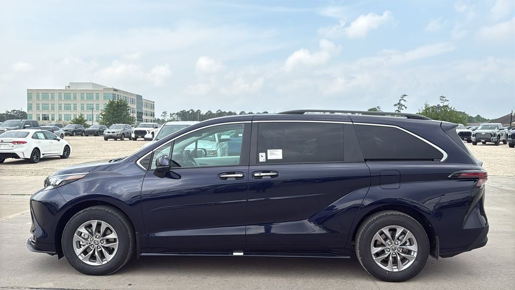 2026 Toyota Sienna XLE 8 Passenger