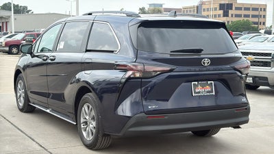 2026 Toyota Sienna XLE 8 Passenger
