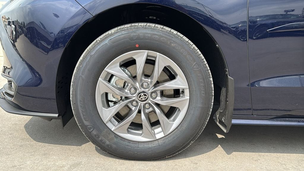 2026 Toyota Sienna XLE 8 Passenger