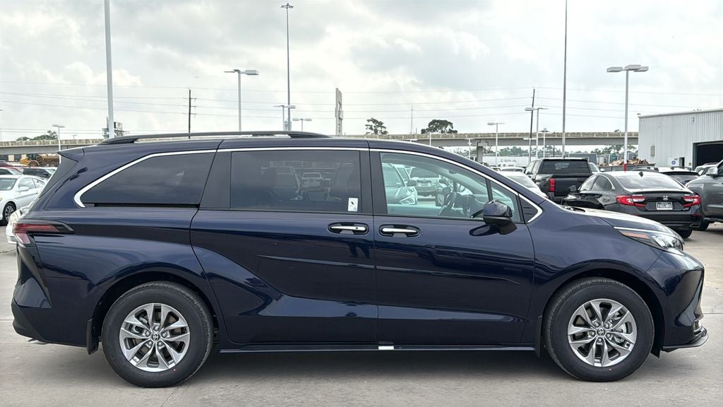 2026 Toyota Sienna XLE 8 Passenger