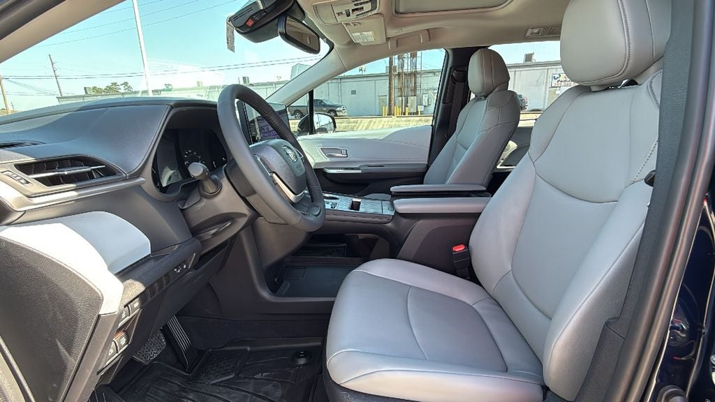2026 Toyota Sienna XLE 8 Passenger