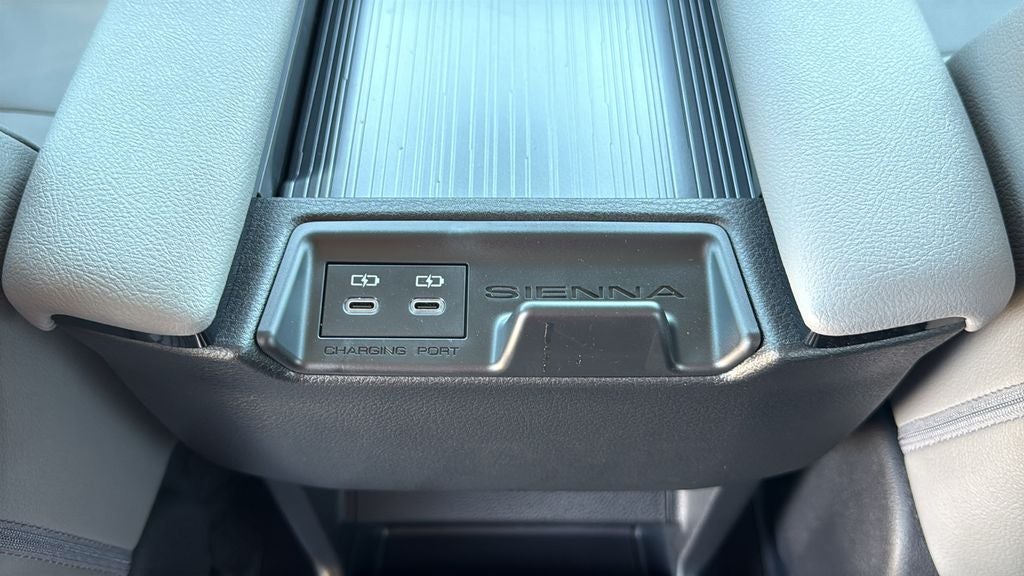 2026 Toyota Sienna XLE 8 Passenger