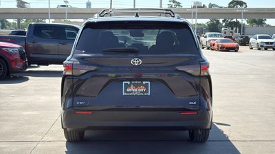 2026 Toyota Sienna XLE 8 Passenger