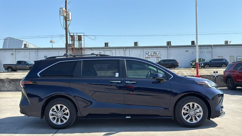 2026 Toyota Sienna XLE 8 Passenger