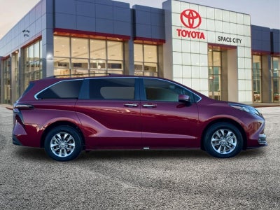 2026 Toyota Sienna XLE 8 Passenger