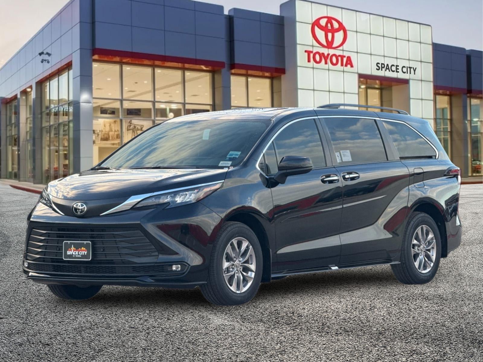 2026 Toyota Sienna XLE 8 Passenger