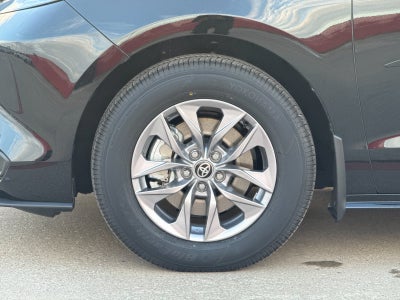 2026 Toyota Sienna XLE 8 Passenger