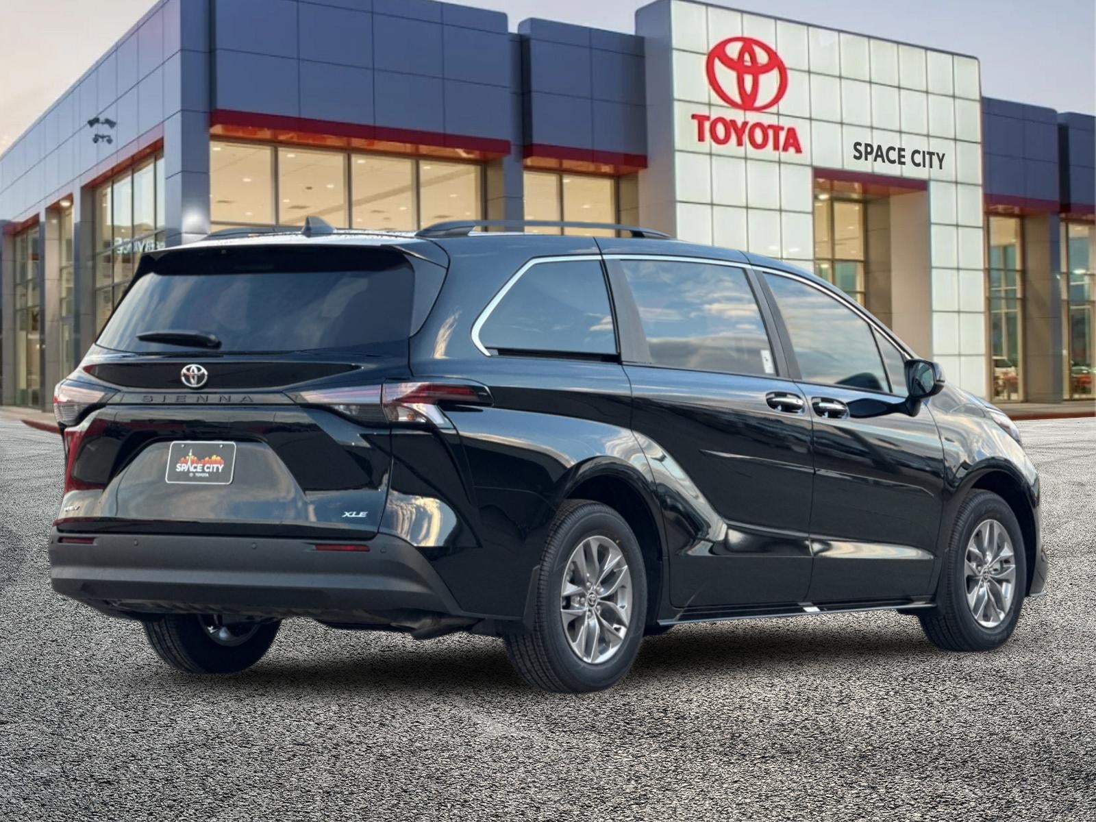 2026 Toyota Sienna XLE 8 Passenger