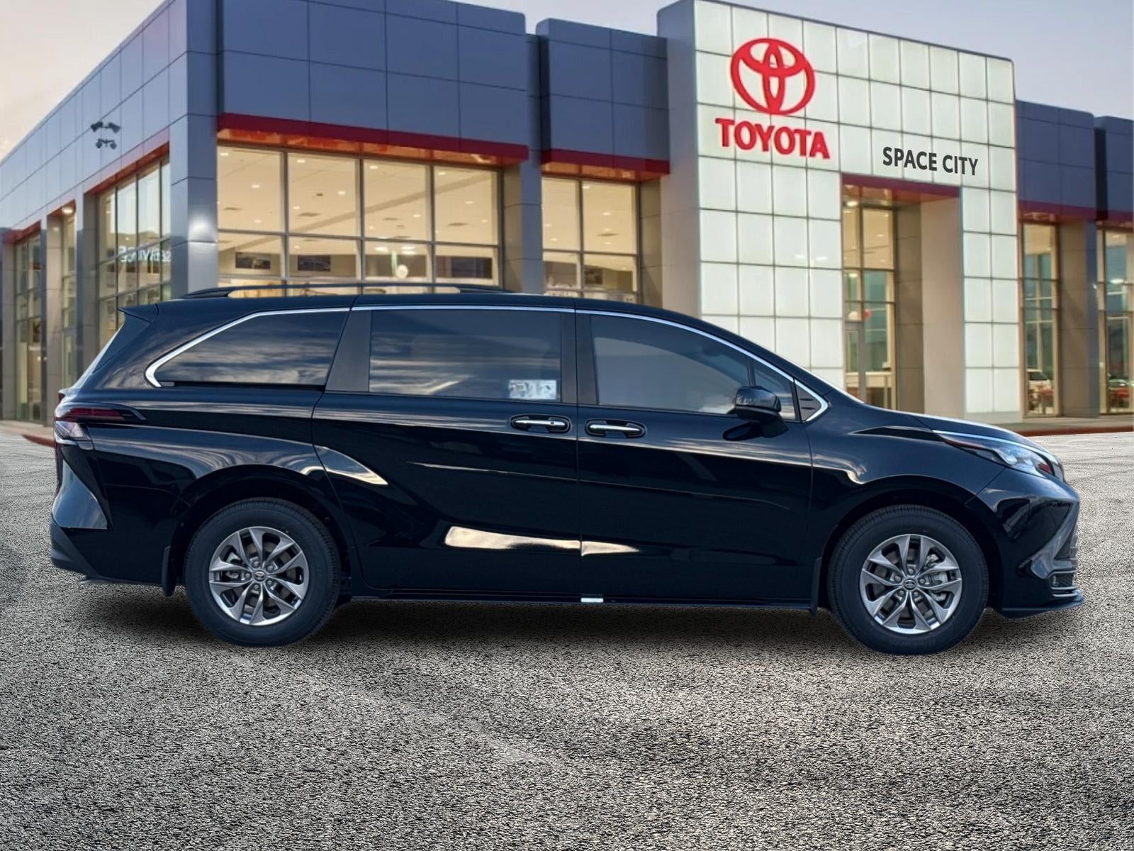 2026 Toyota Sienna XLE 8 Passenger