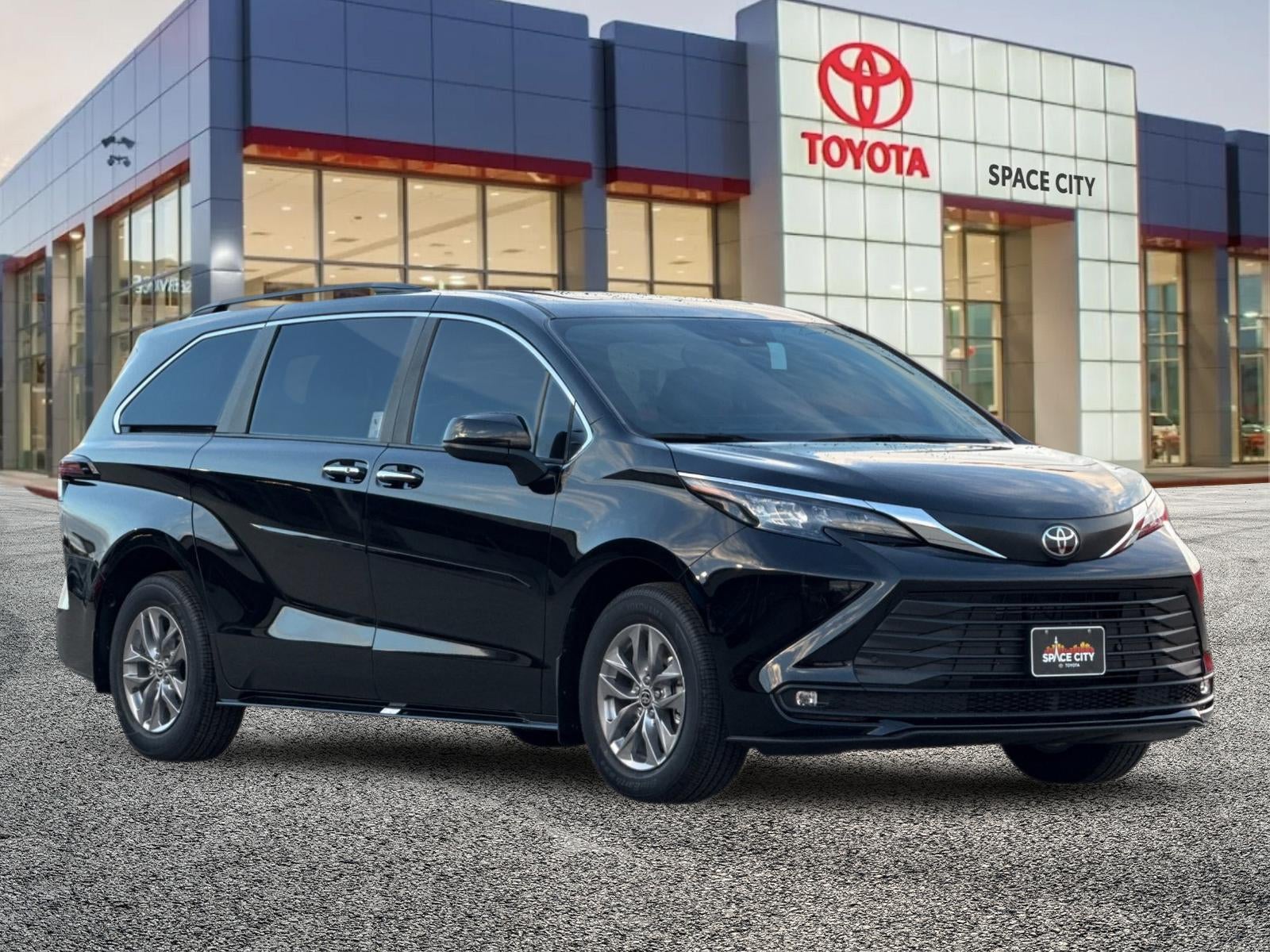 2026 Toyota Sienna XLE 8 Passenger