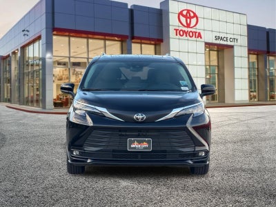2026 Toyota Sienna XLE 8 Passenger