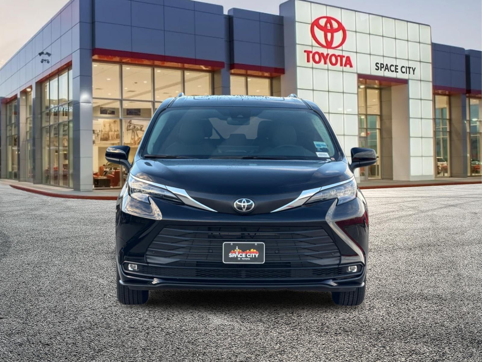 2026 Toyota Sienna XLE 8 Passenger