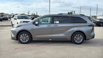 2026 Toyota Sienna XLE