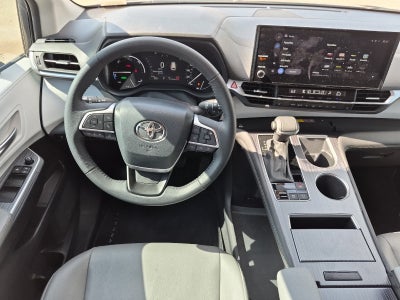 2025 Toyota Sienna XLE 8 Passenger