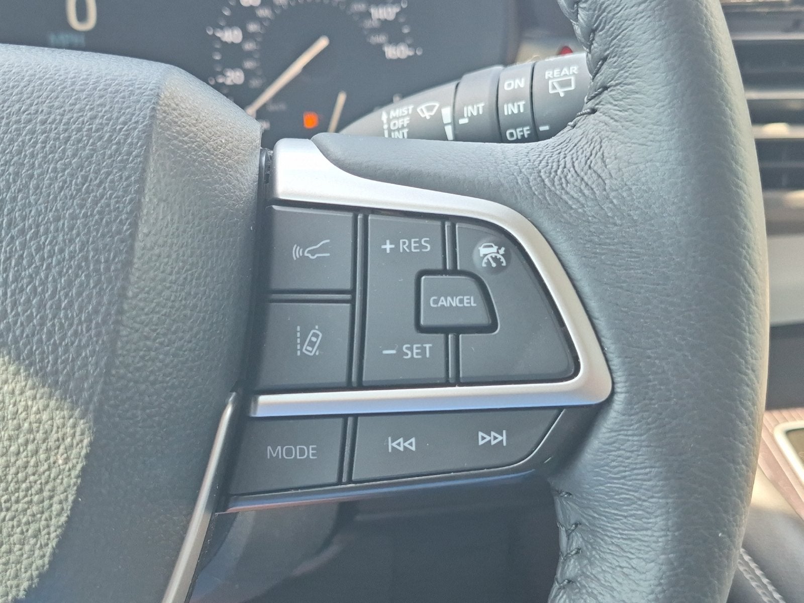 2025 Toyota Sienna XLE 8 Passenger