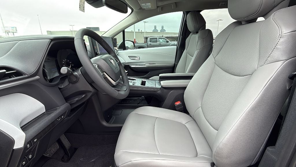 2026 Toyota Sienna XLE 8 Passenger