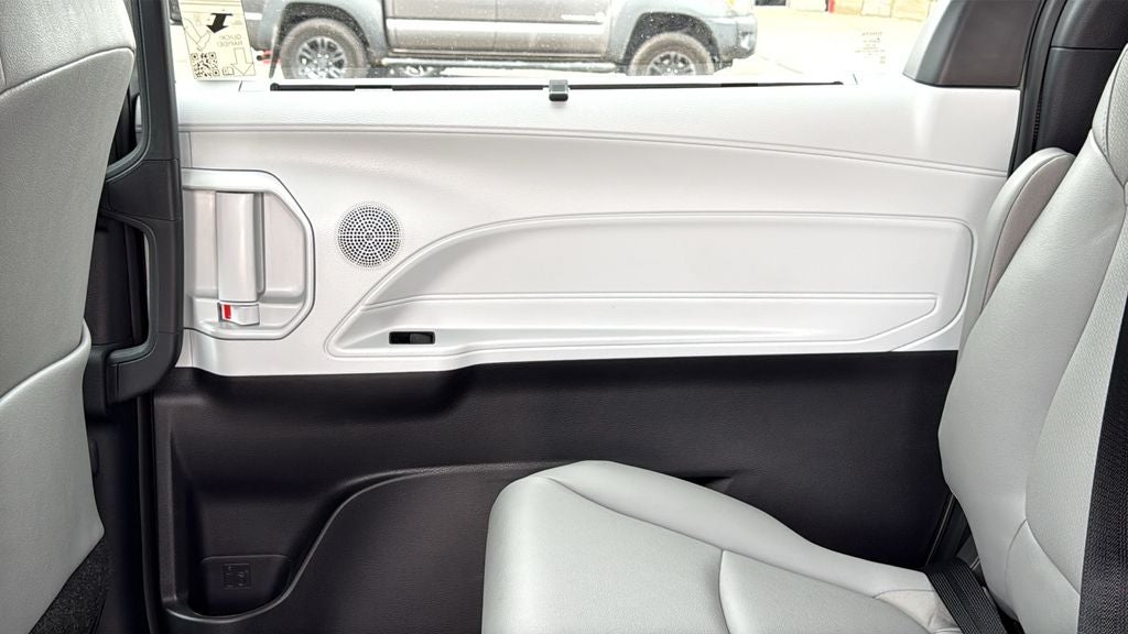 2026 Toyota Sienna XLE 8 Passenger