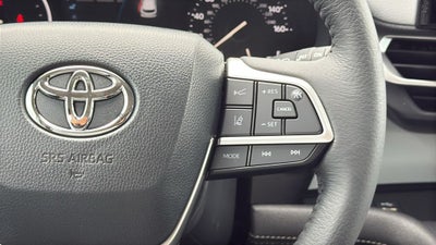 2026 Toyota Sienna XLE 8 Passenger
