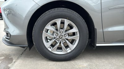2026 Toyota Sienna XLE 8 Passenger