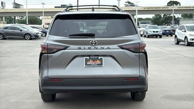2026 Toyota Sienna XLE 8 Passenger