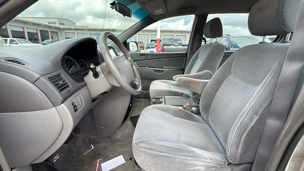 2006 Toyota SIENNA CE