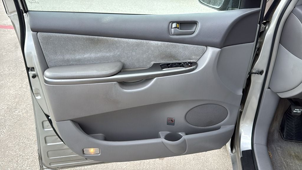 2006 Toyota SIENNA CE