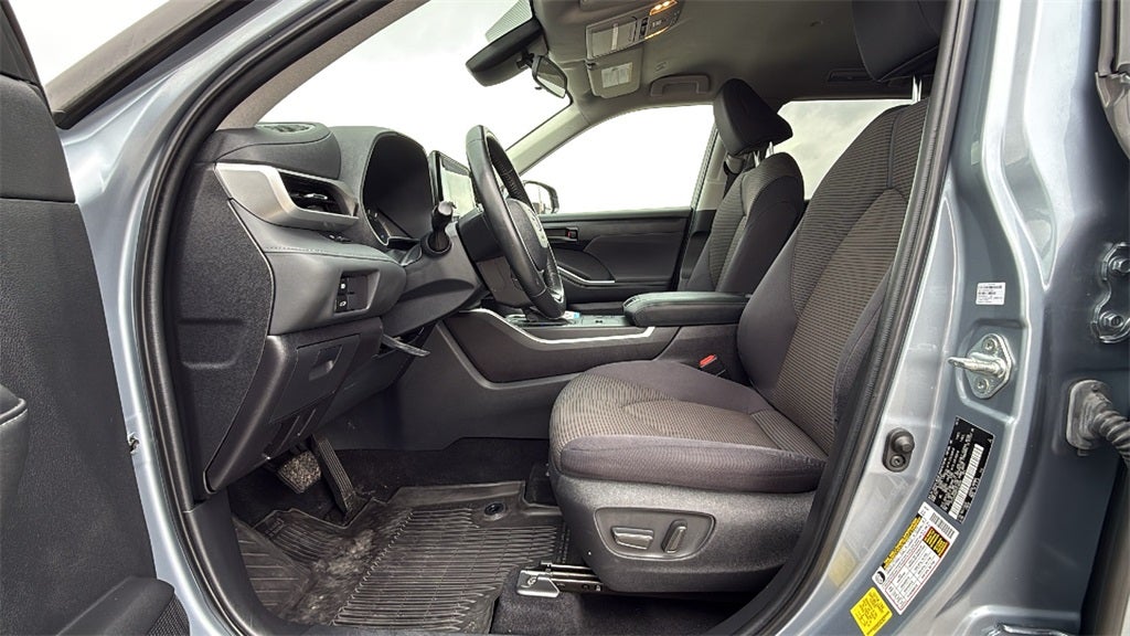 2023 Toyota HIGHLANDER HYBRD LE