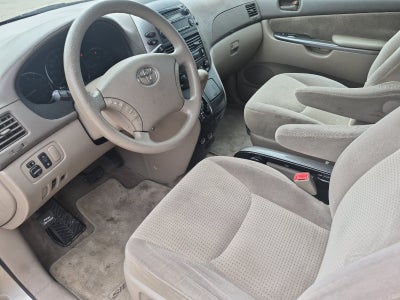 2008 Toyota SIENNA LE