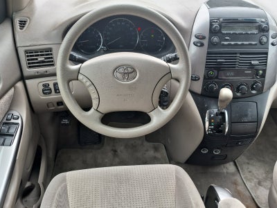 2008 Toyota SIENNA LE