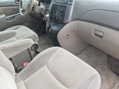 2008 Toyota SIENNA LE