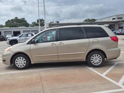 2008 Toyota SIENNA LE