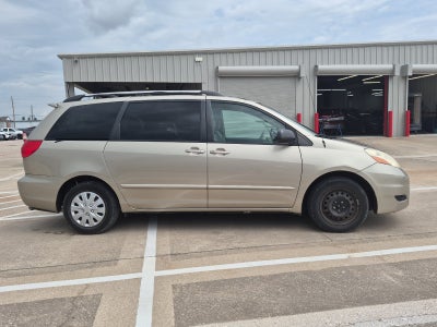 2008 Toyota SIENNA LE