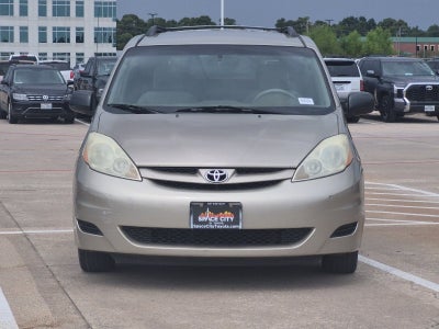 2008 Toyota SIENNA LE