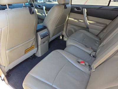 2012 Toyota HIGHLANDER SE