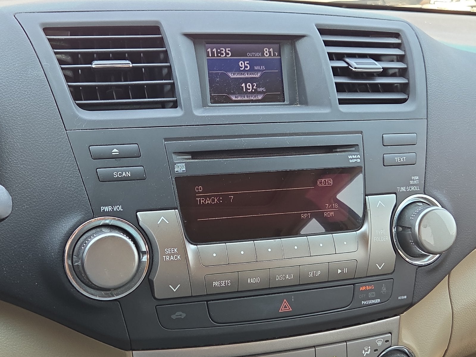 2012 Toyota HIGHLANDER SE