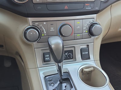 2012 Toyota HIGHLANDER SE