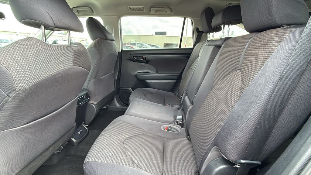 2021 Toyota HIGHLANDER LE