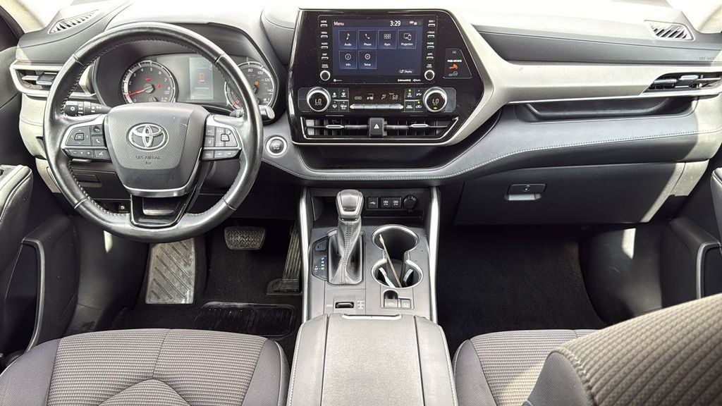 2021 Toyota HIGHLANDER LE