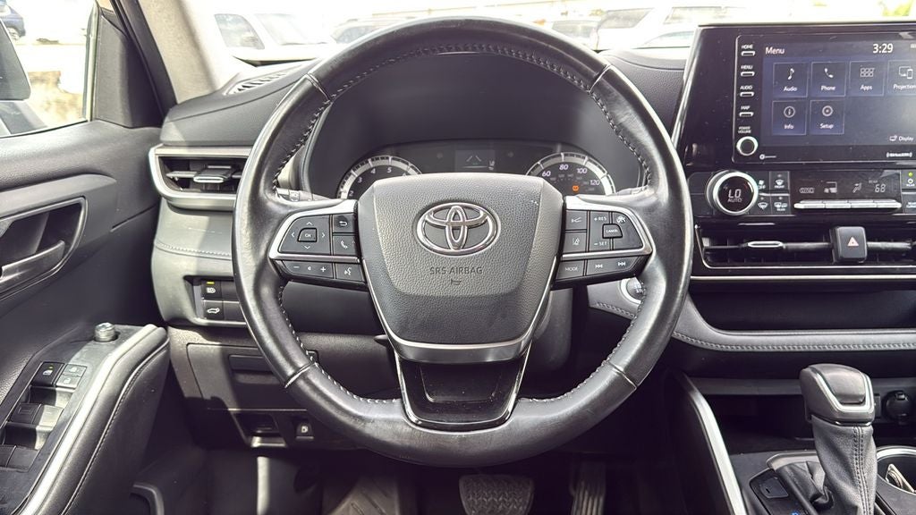 2021 Toyota HIGHLANDER LE
