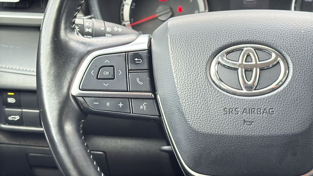 2021 Toyota HIGHLANDER LE
