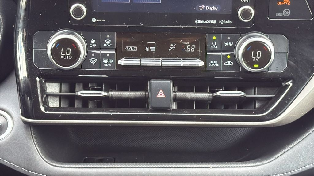 2021 Toyota HIGHLANDER LE