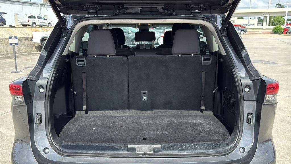 2021 Toyota HIGHLANDER LE