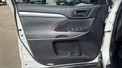 2019 Toyota HIGHLANDER LE Plus