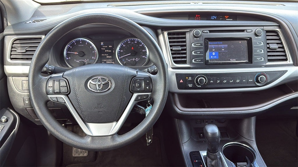 2019 Toyota HIGHLANDER LE Plus