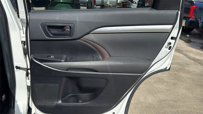 2019 Toyota HIGHLANDER LE Plus