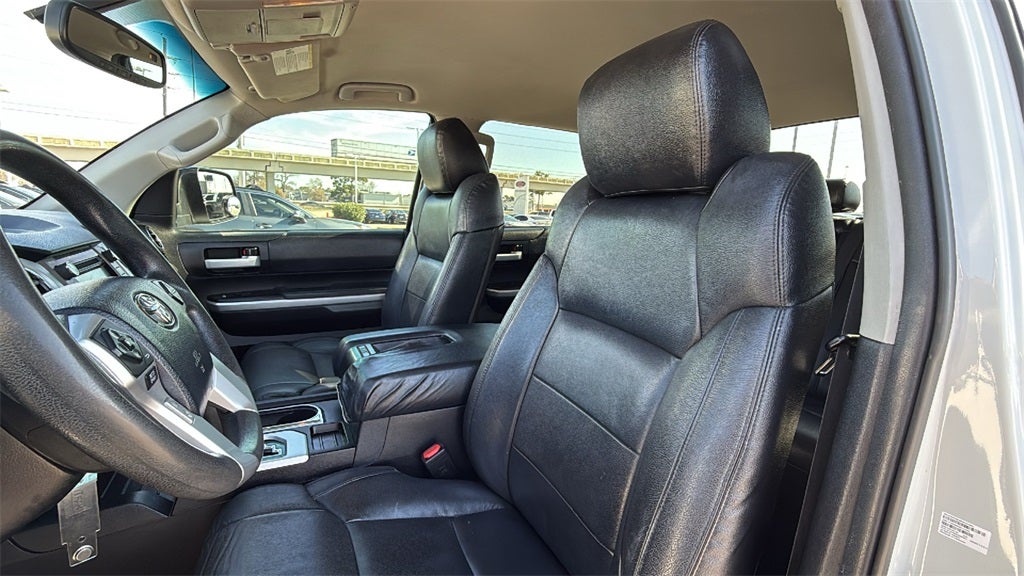 2017 Toyota TUNDRA 4X4 SR5