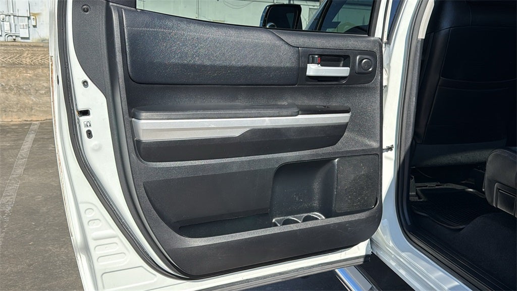 2017 Toyota TUNDRA 4X4 SR5