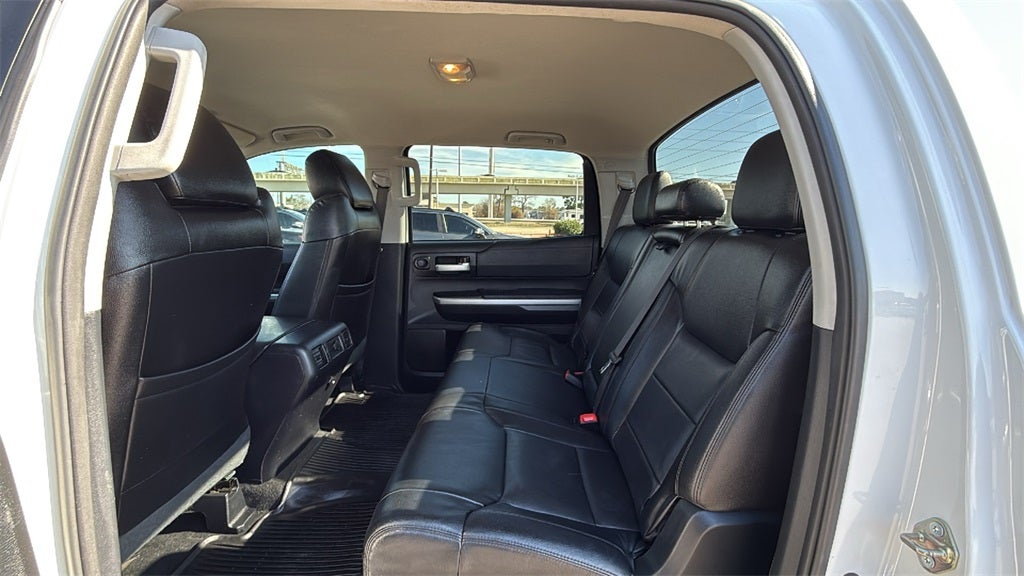 2017 Toyota TUNDRA 4X4 SR5